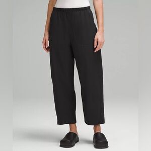 Lululemon Lightweight Mid Rise Barrel Pants